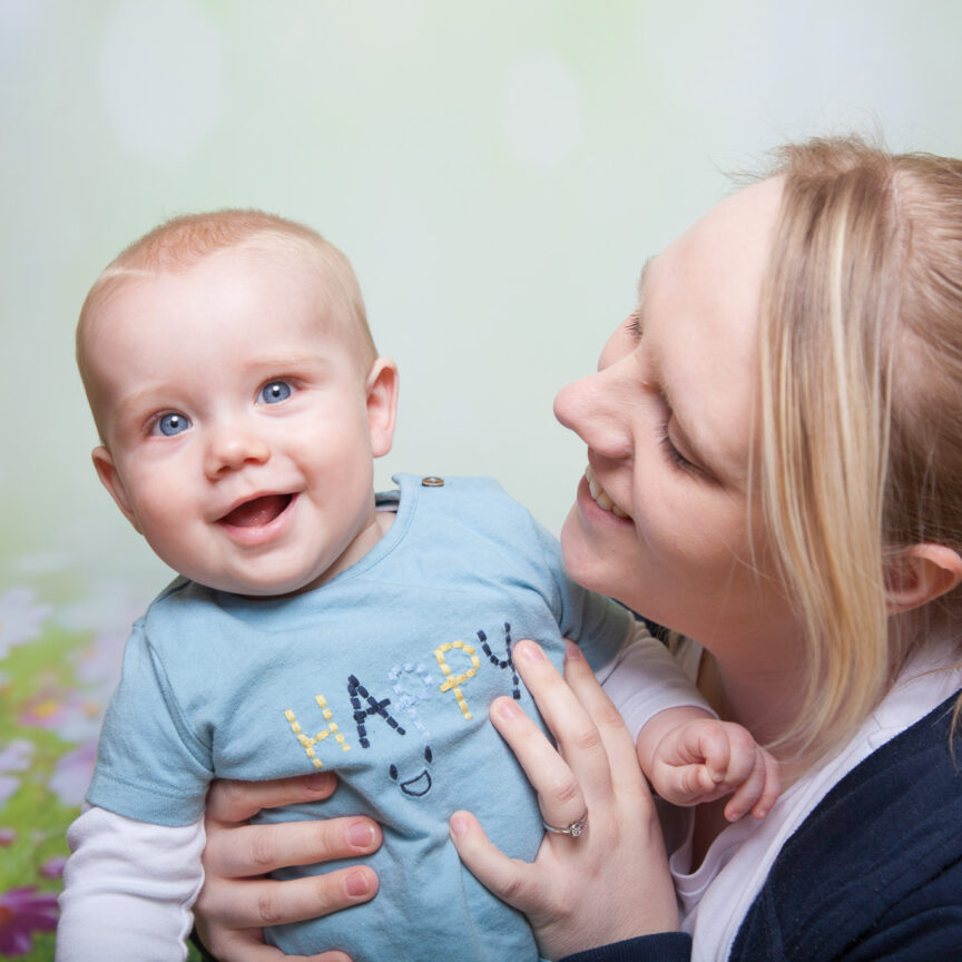 Mum smiling at baby - Photo Sensory - Walsall Wolverhampton and West Midlands - Jo Buckley Photography