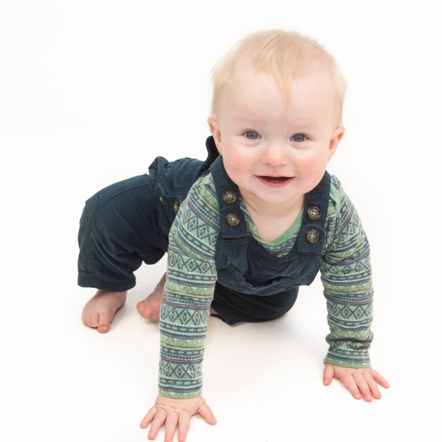 Baby crawling in studio - Sitter Photography - Walsall Wolverhampton and West Midlands - Jo Buckley Photography